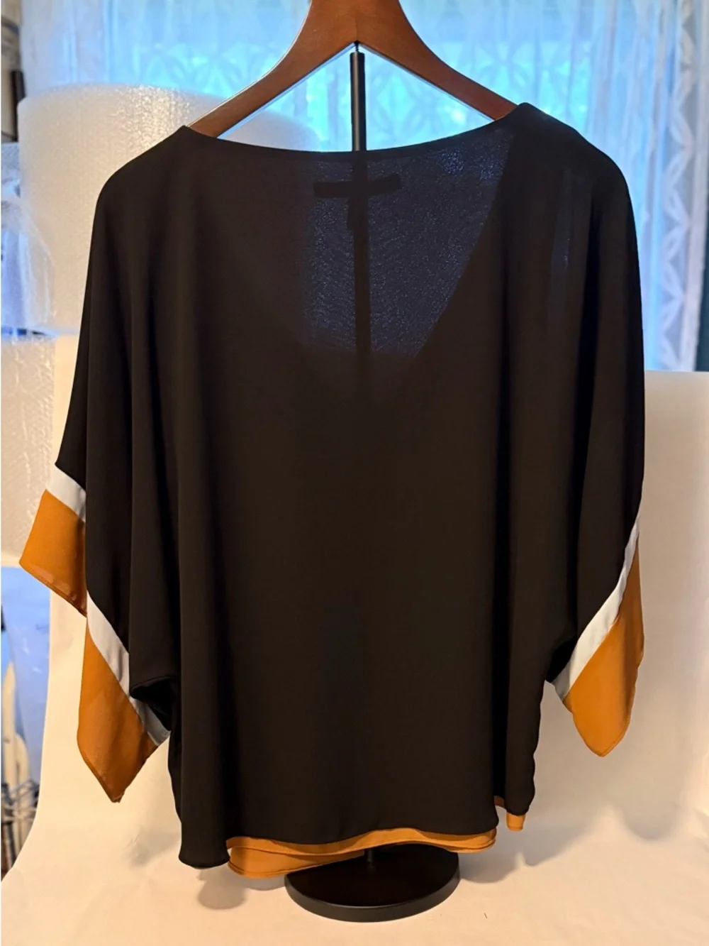 White House Black Market Black & Brown V-Neck Blouse Size Large (W11) - Picture 12 of 12